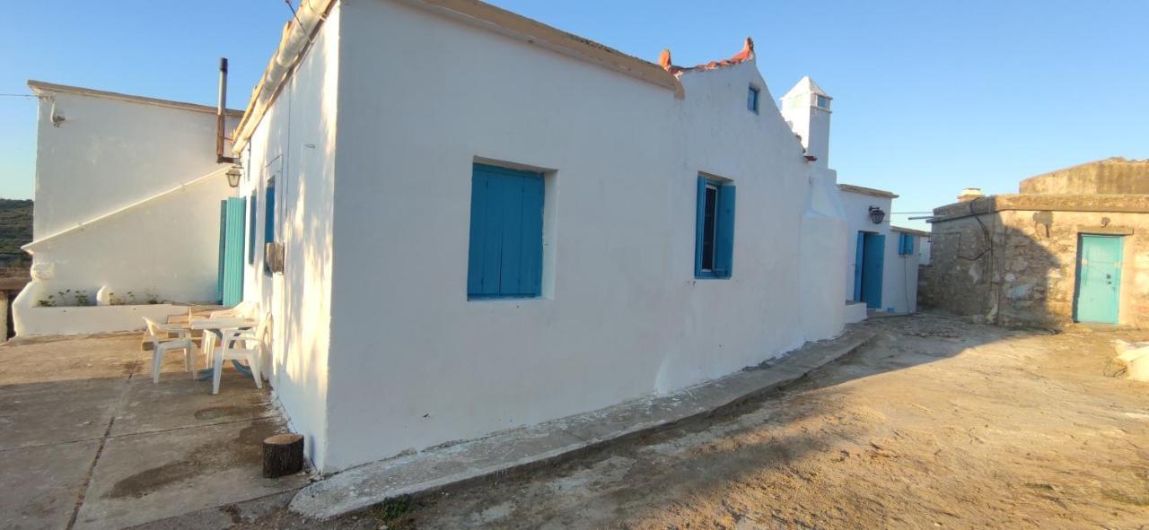 αρχοντικό αττικ - Attik Mansion * Livadi (Kythira)